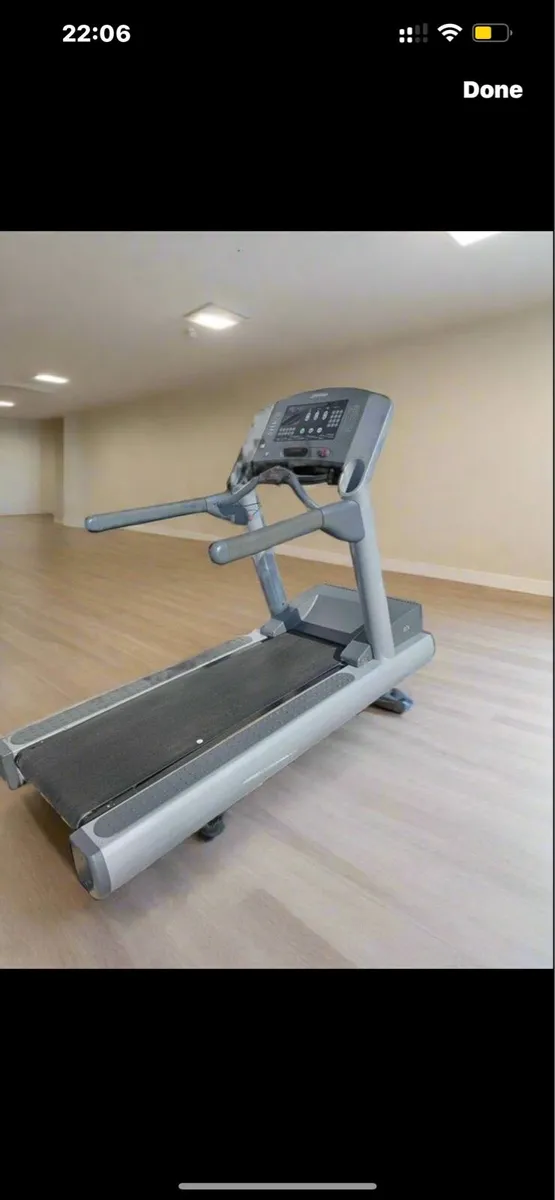🎁🎁LIFE FITNESS 95Ti TREADMILLS - Image 1