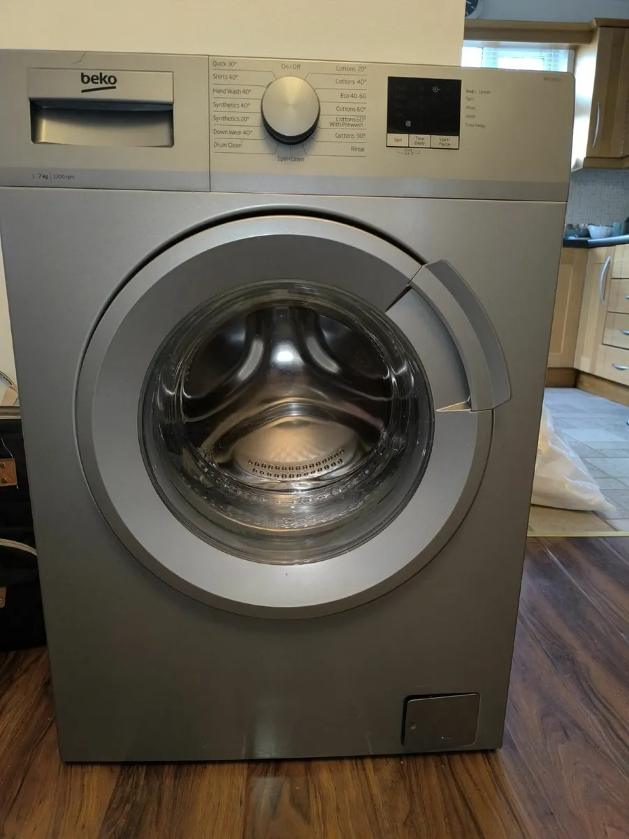 Washing machine - Image 1