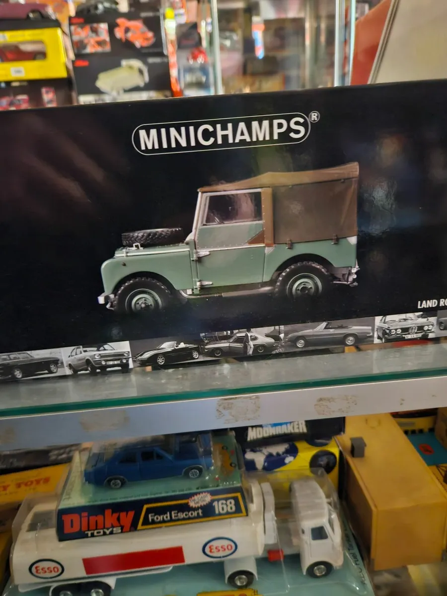 Corgi Minichamps Landrover 1.18 - Image 3