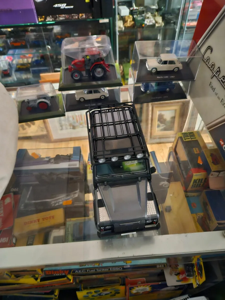 Corgi Kyosho Landrover 1.18 - Image 3