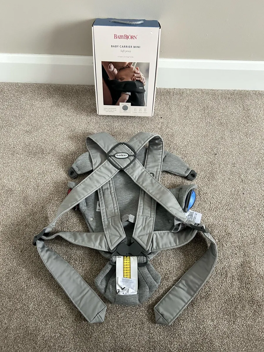 Baby Bjorn Baby Carrier Mini - Image 4