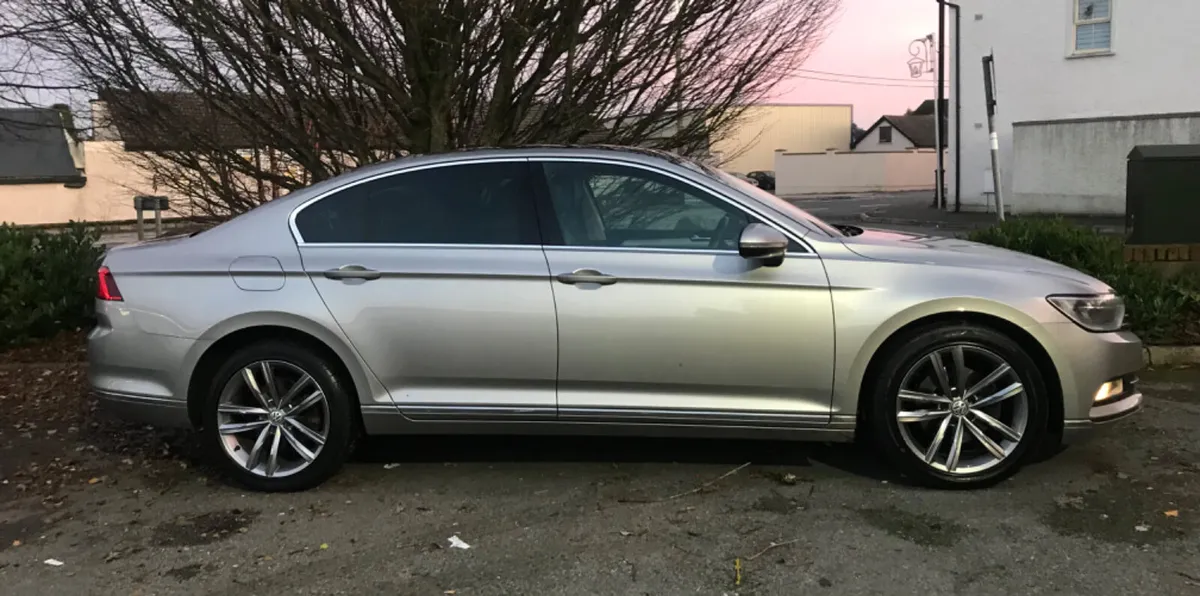 Volkswagen Passat GT Line  2.0 TDI 190HP Sunroof - Image 4