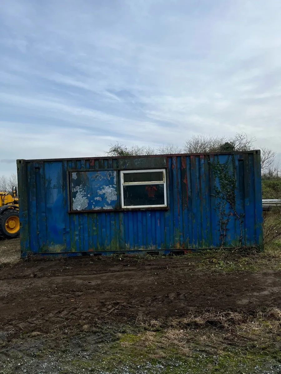 Shipping container - Image 1