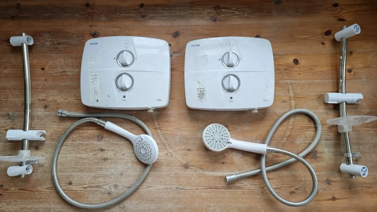 Triton T90SR Electric Shower - Image 1