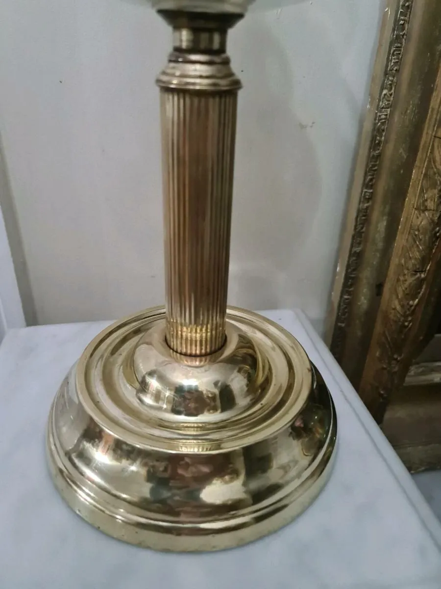 HINKS antique oil lamp POSTAGE AVAILABLE - Image 4