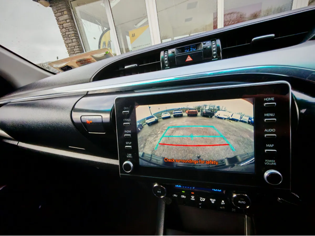 Toyota Hilux 2.8D4D INVITE X 201BHP D/C - Image 2