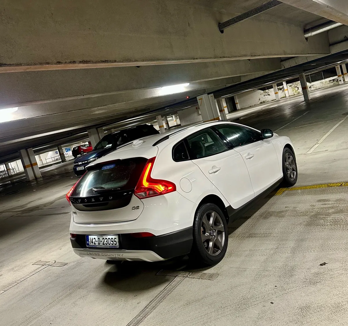 142 Volvo V40 D2 CrossCountry Lux New NCT/Low Mile - Image 2