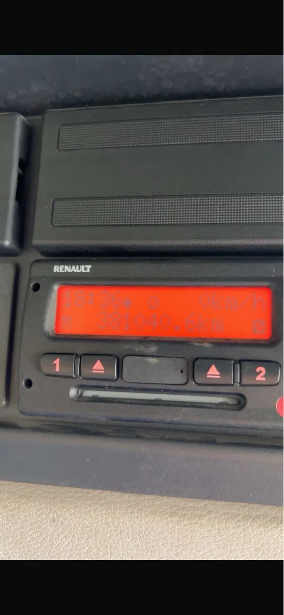 Renault Kerax Tanker - Image 3