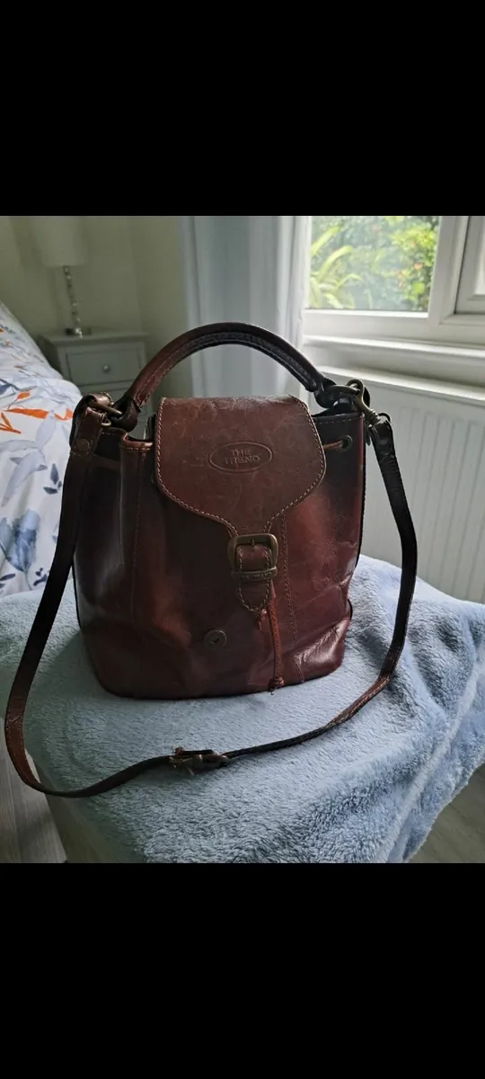 TREND brown leather bucket bag - Image 2
