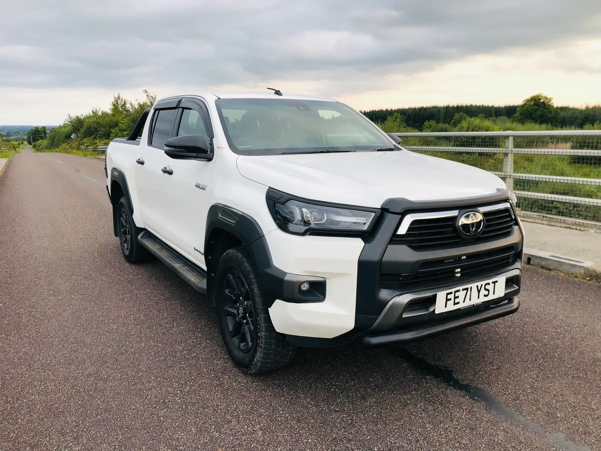 2021 Toyota Hilux Invincible X - Image 3
