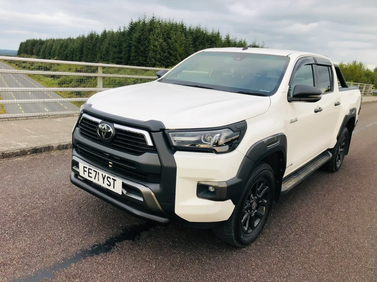 2021 Toyota Hilux Invincible X - Image 4