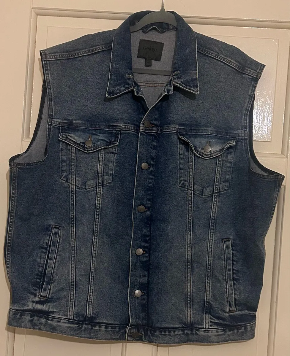 Men’s sleeveless denim jacket - Image 1