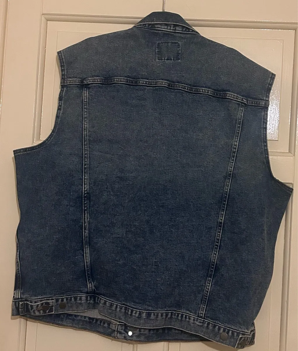Men’s sleeveless denim jacket - Image 3