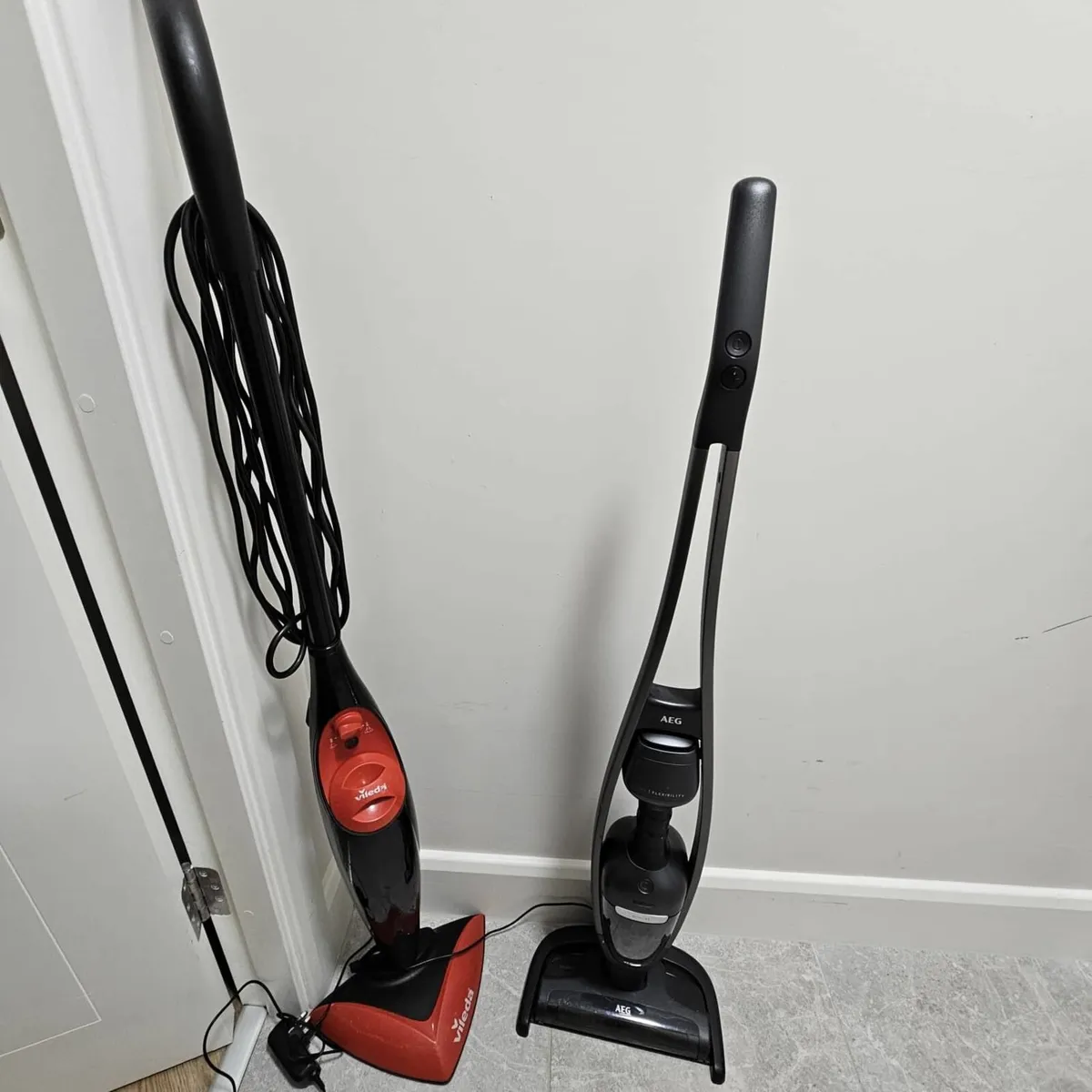 AEG QX9 Cordless Vacuum & Vileda Steam Mop Bundle - Image 2