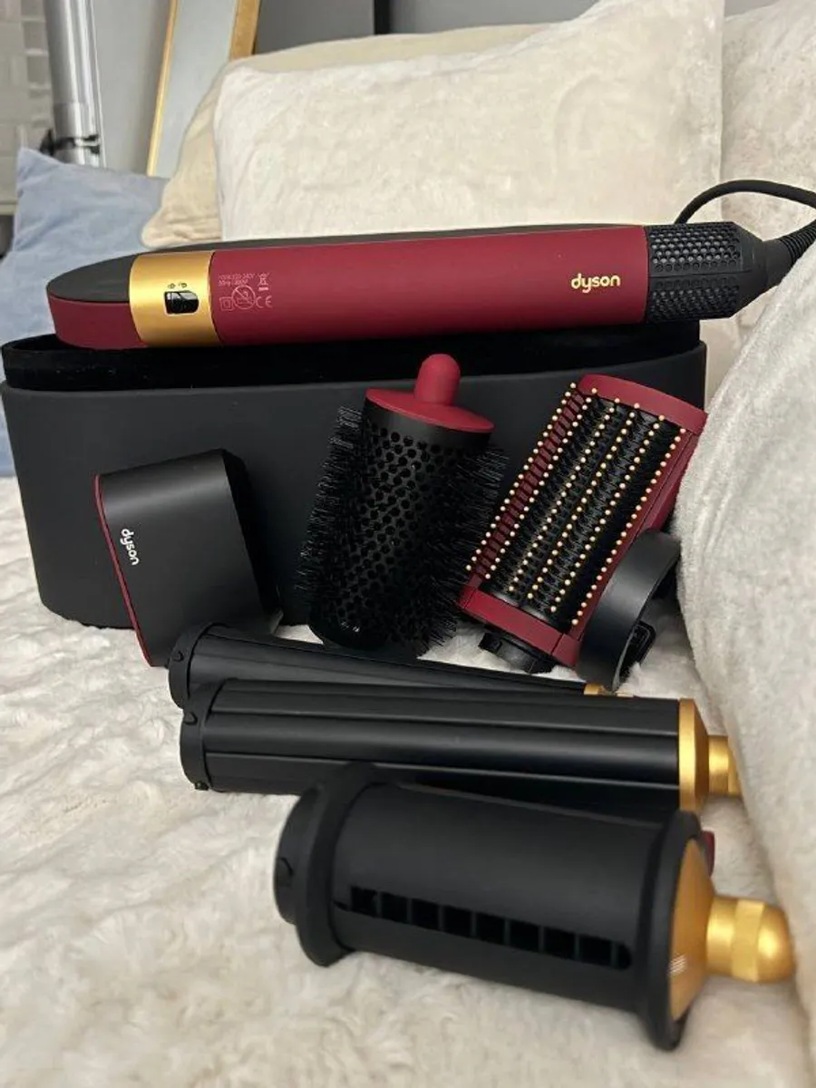 Dyson Airwrap multi-styler and dryer (Red Velvet/Gold) - Image 2