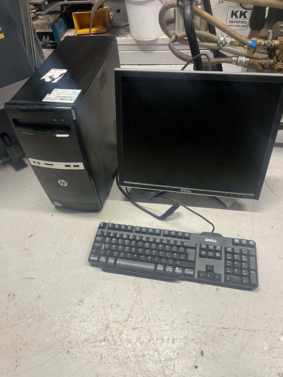 Dell pc screen and keyboard hp Hardrive - Image 1