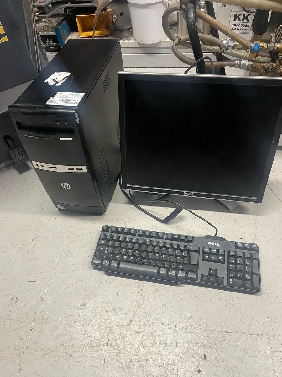 Dell pc screen and keyboard hp Hardrive - Image 2