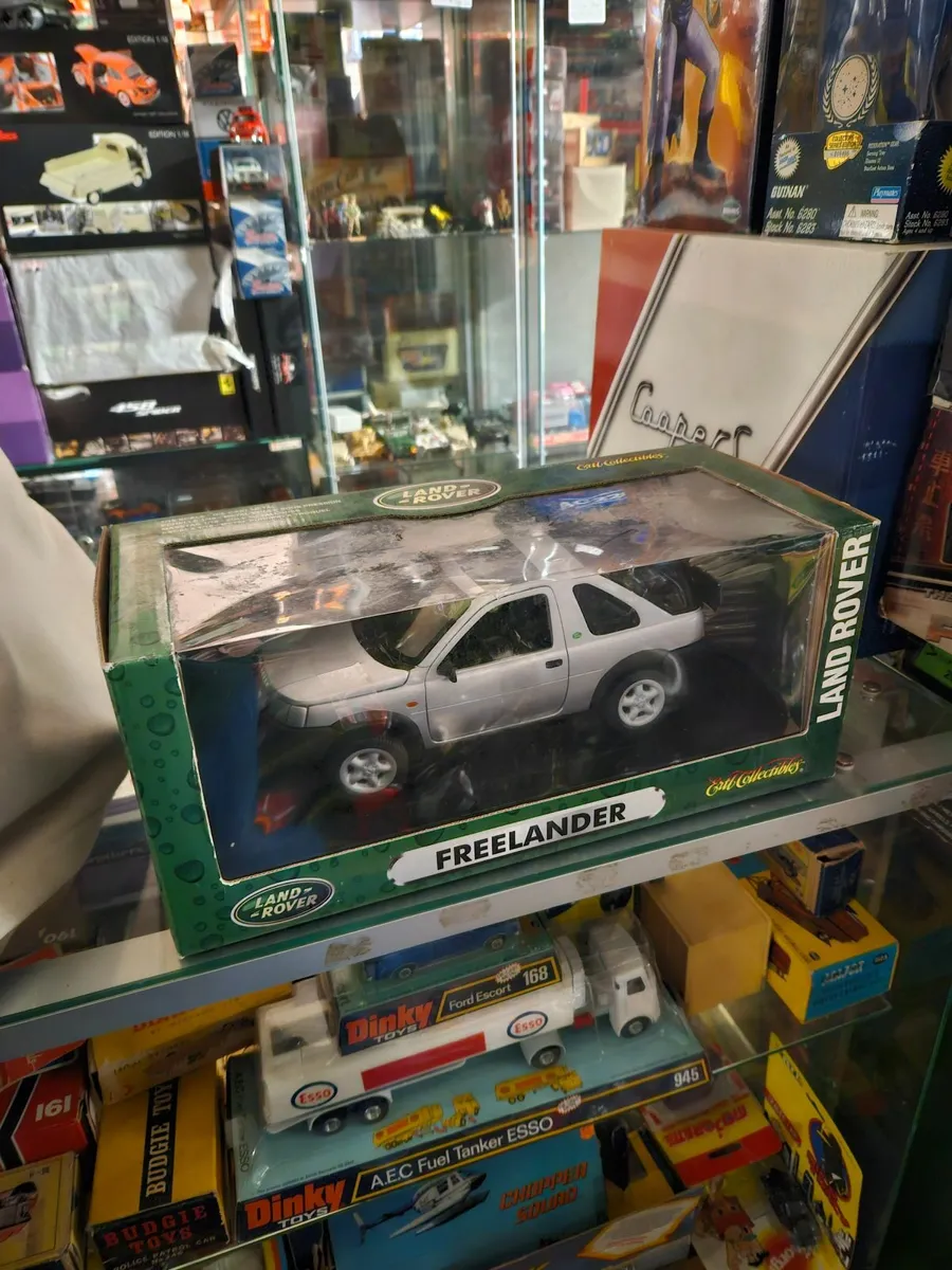 Corgi ERTL Freelander 1:18 - Image 1