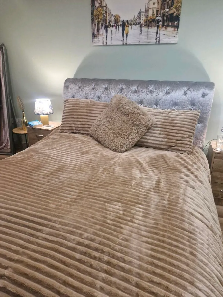 King size bed, crushed silver velvet with mattress - Image 1