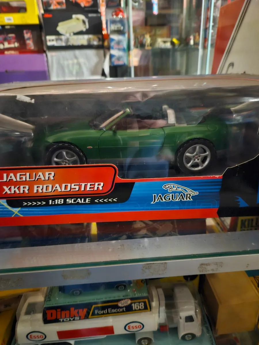 Corgi James Bond Jaguar 1.18 - Image 2