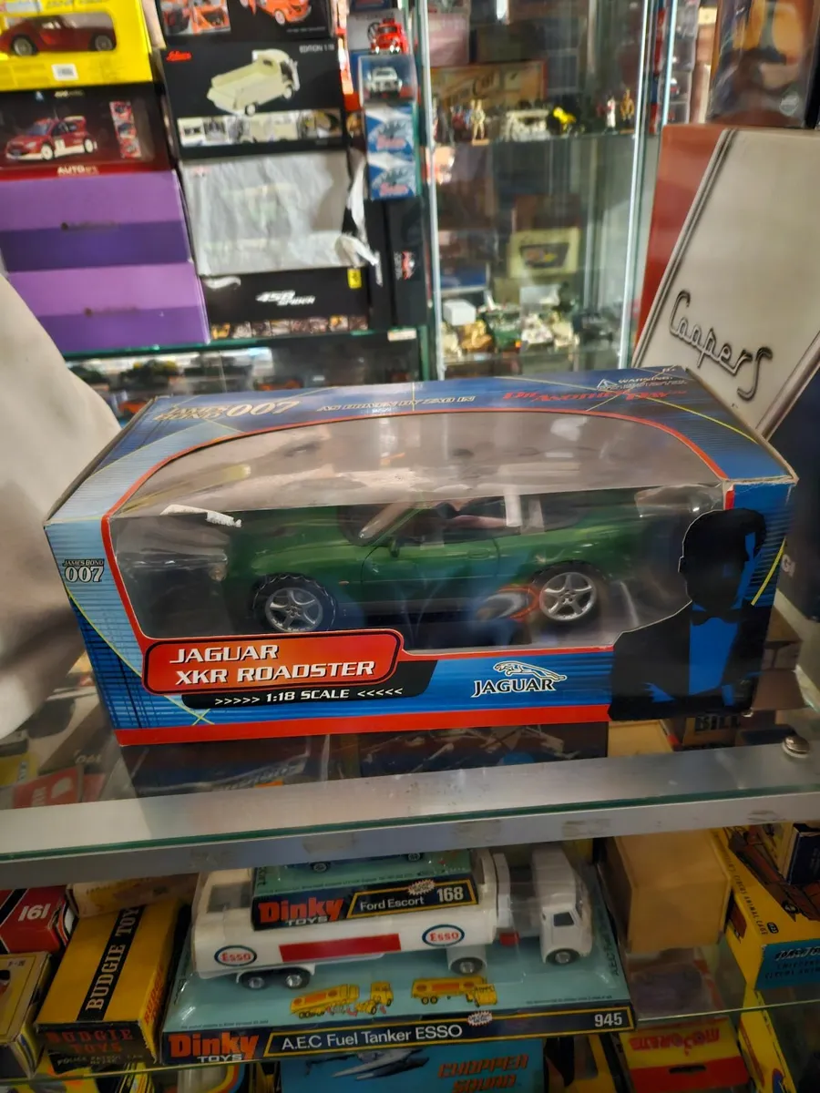 Corgi James Bond Jaguar 1.18 - Image 1