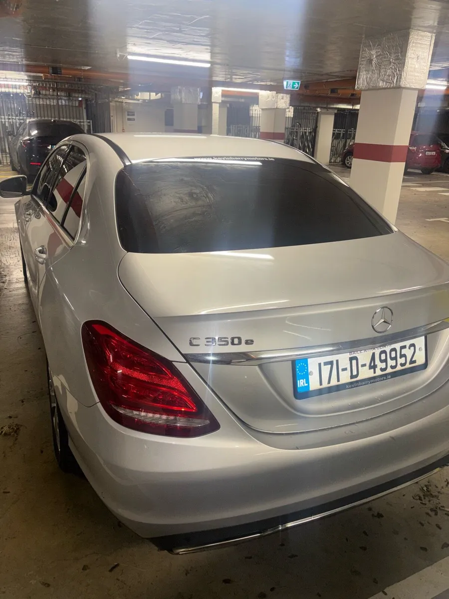 Mercedes-Benz C Class Saloon Petrol Plug-in - Image 4