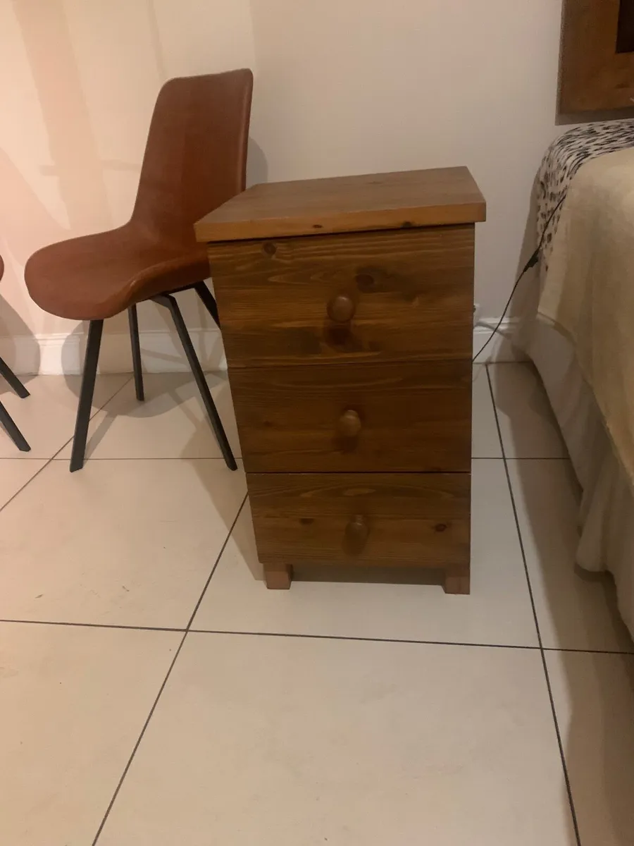 Bedroom Chest of Drawers - Image 3