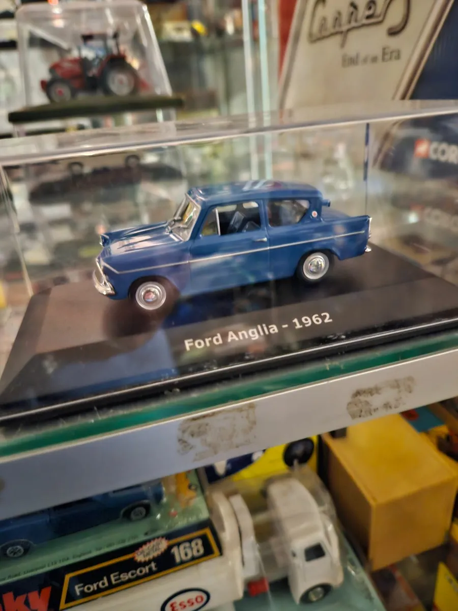 Corgi Atlas Ford Anglia - Image 2