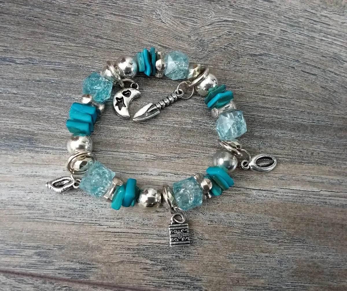 Charm and Beaded Bracelet. - Image 2
