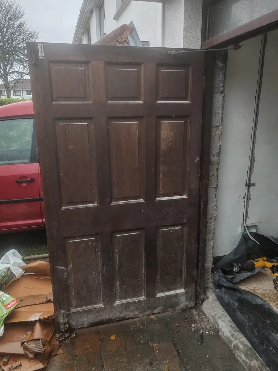 Garage doors - Image 1
