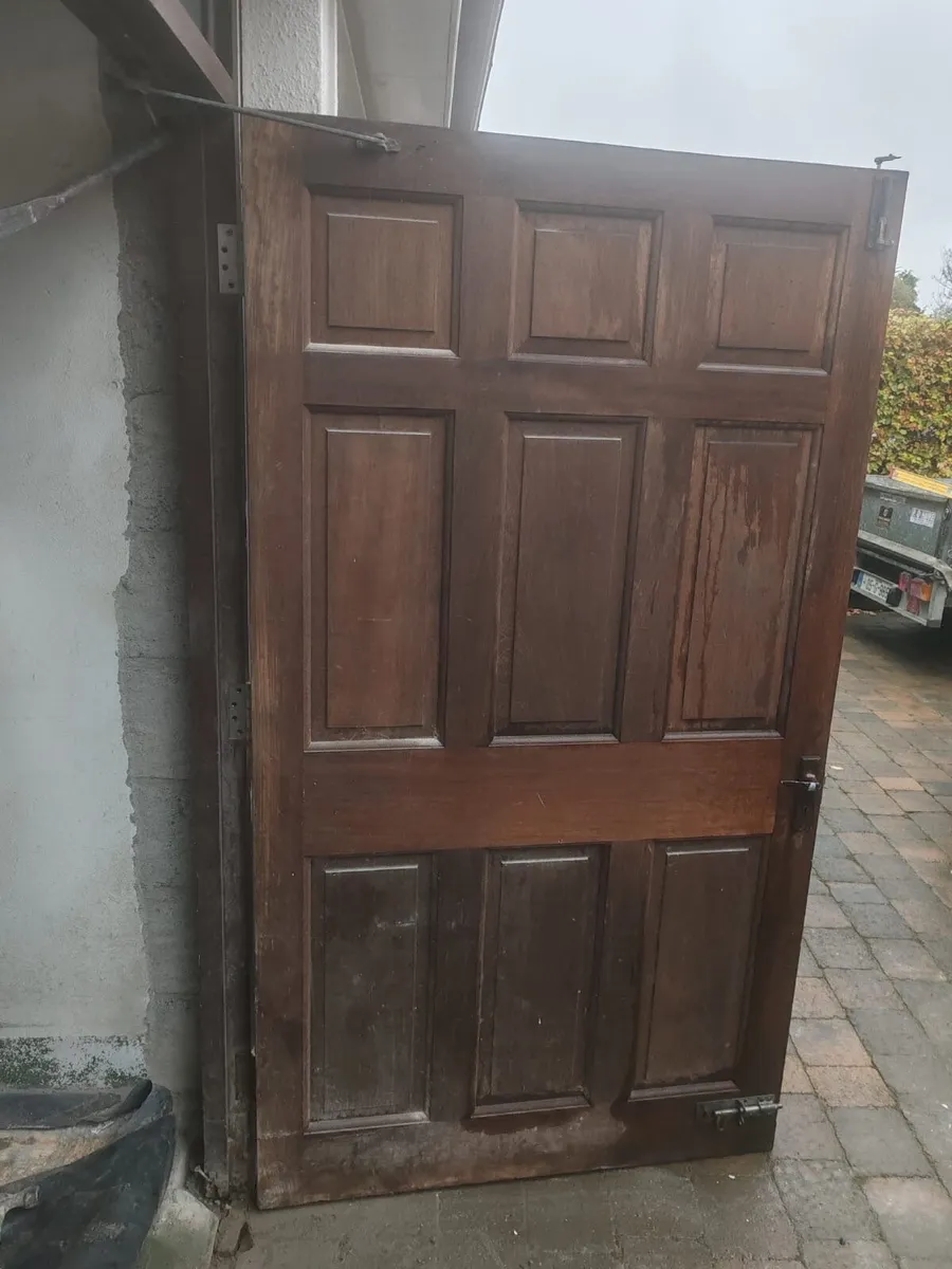 Garage doors - Image 2