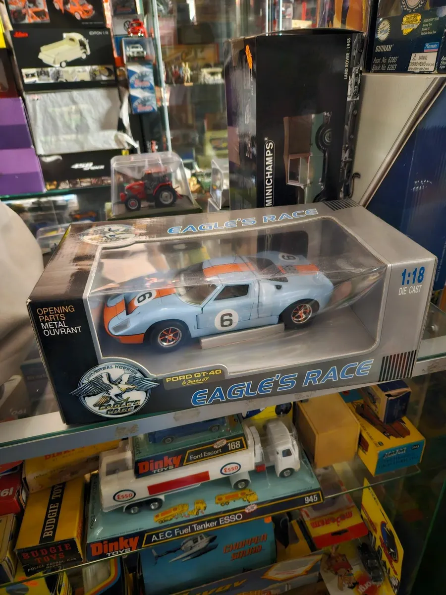 Corgi Universal Hobbies Ford GT40 1:18 - Image 1