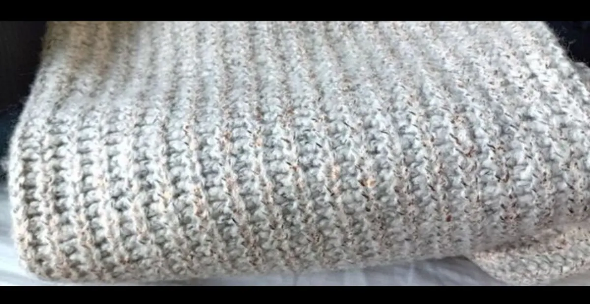 Girls Christmas Jumper 12-13yrs - Image 1