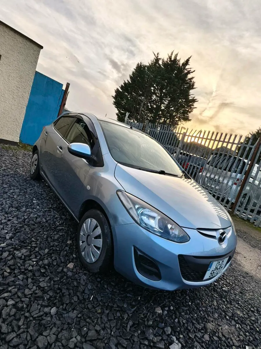 Automatic Mazda Demio 2012 Inmobilizer and alarm - Image 3