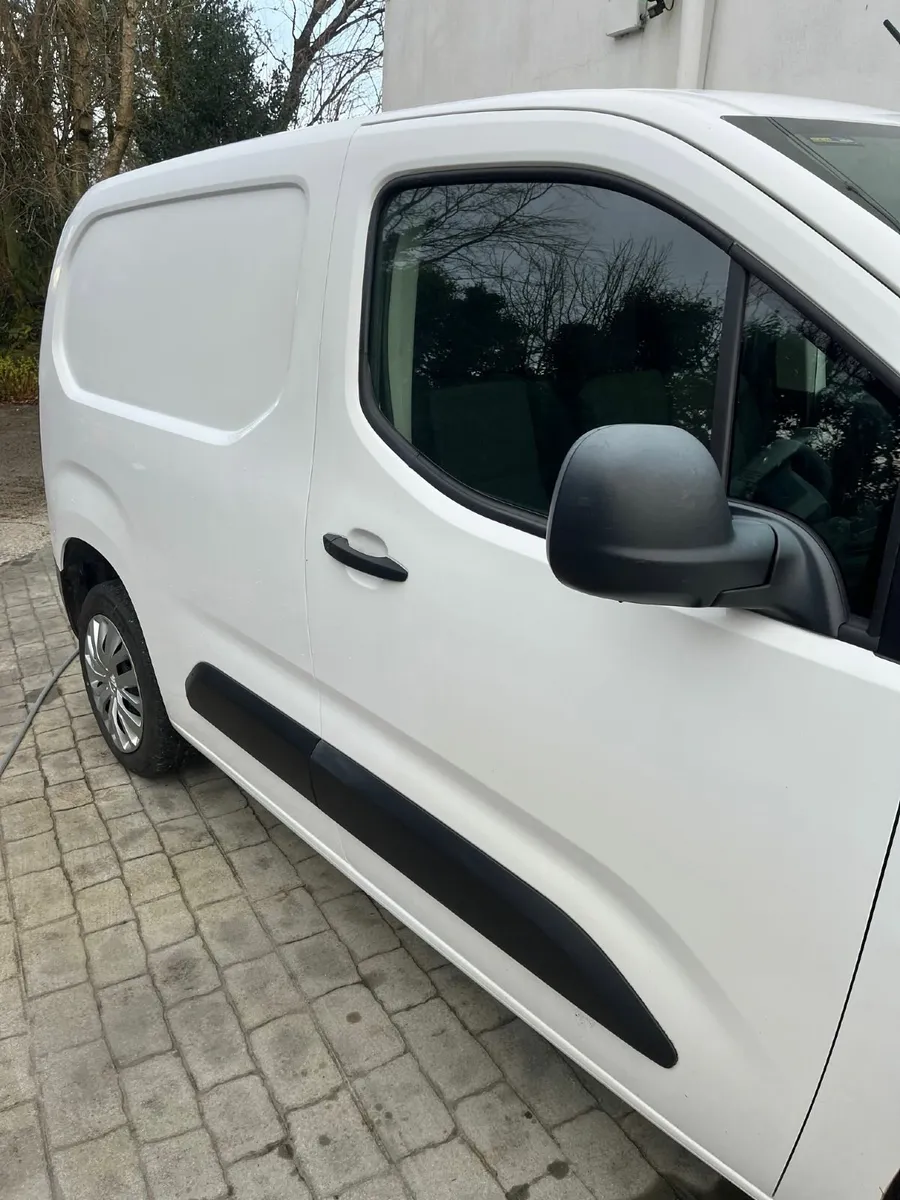 Peugeot Partner 2019 Automatic - Image 2
