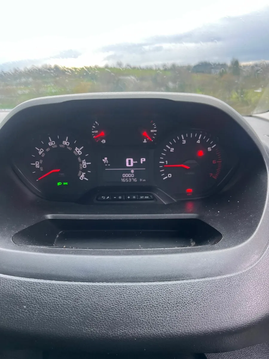 Peugeot Partner 2019 Automatic - Image 4
