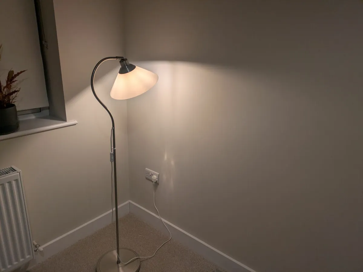 Floor lamp
