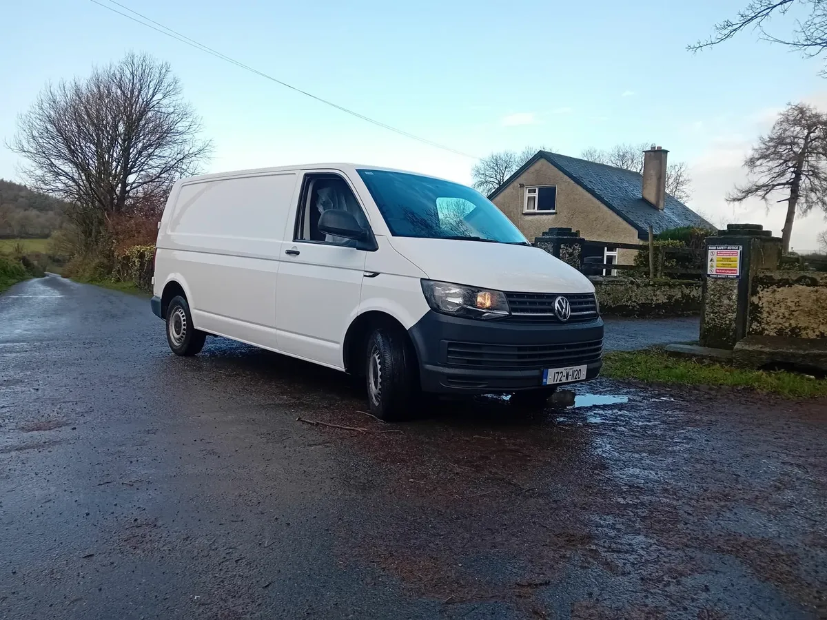 Volkswagen Transporter 2017 - Image 2