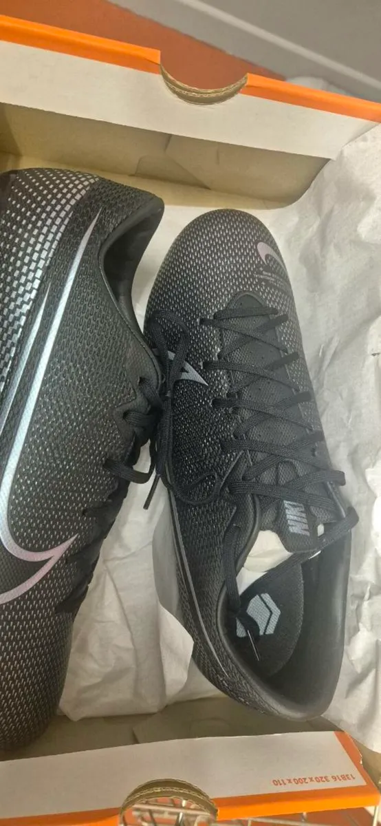 Nike football boots - Image 2