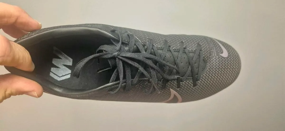 Nike football boots - Image 4