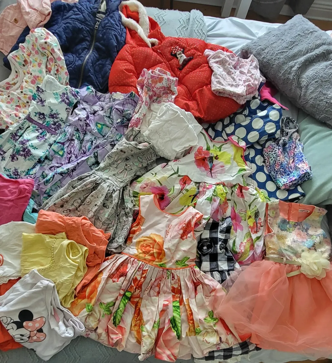 Girls clothes - Image 1