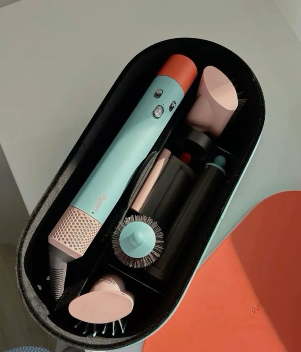 Dyson air wrap - Image 1