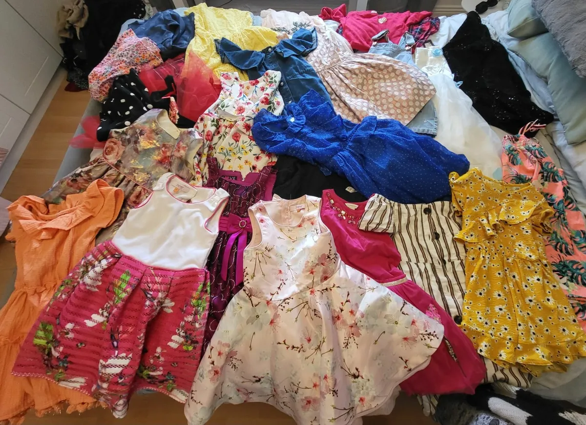 Girls clothes - Image 1