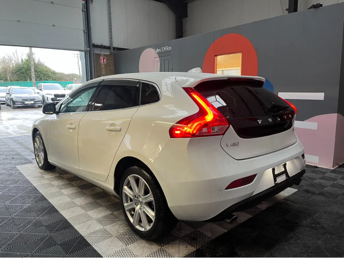 Volvo V40 ONLY €16950! 2018 VOLVO V40 D4 2.0 AUTOM - Image 4