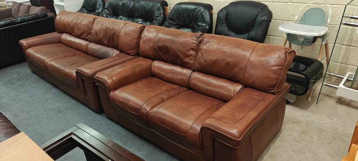 Bentley 3+2 Quality Leather Suite - Image 4