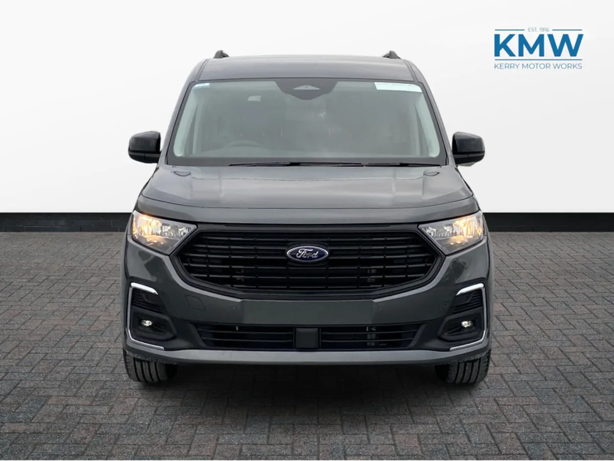 Ford Tourneo Connect Tourneo Connect  LWB Titanium - Image 2