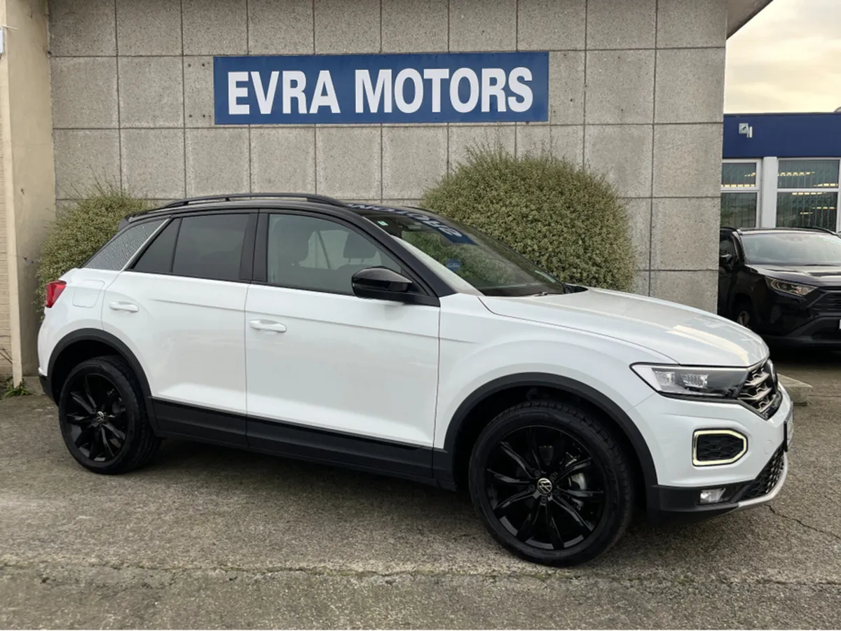 Volkswagen T-Roc STLYE BLACK PACK AUTOMATIC 1.5 PE - Image 3
