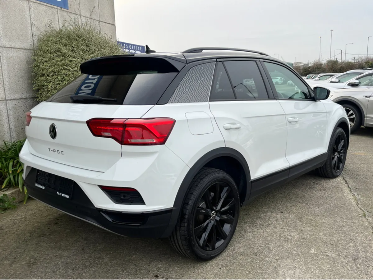 Volkswagen T-Roc STLYE BLACK PACK AUTOMATIC 1.5 PE - Image 4