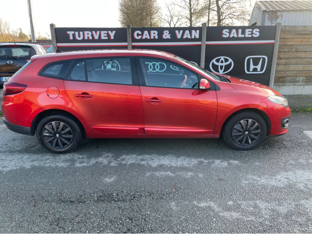Renault Megane EXPRESSION 1.5 DC 4DR Touter - Image 3