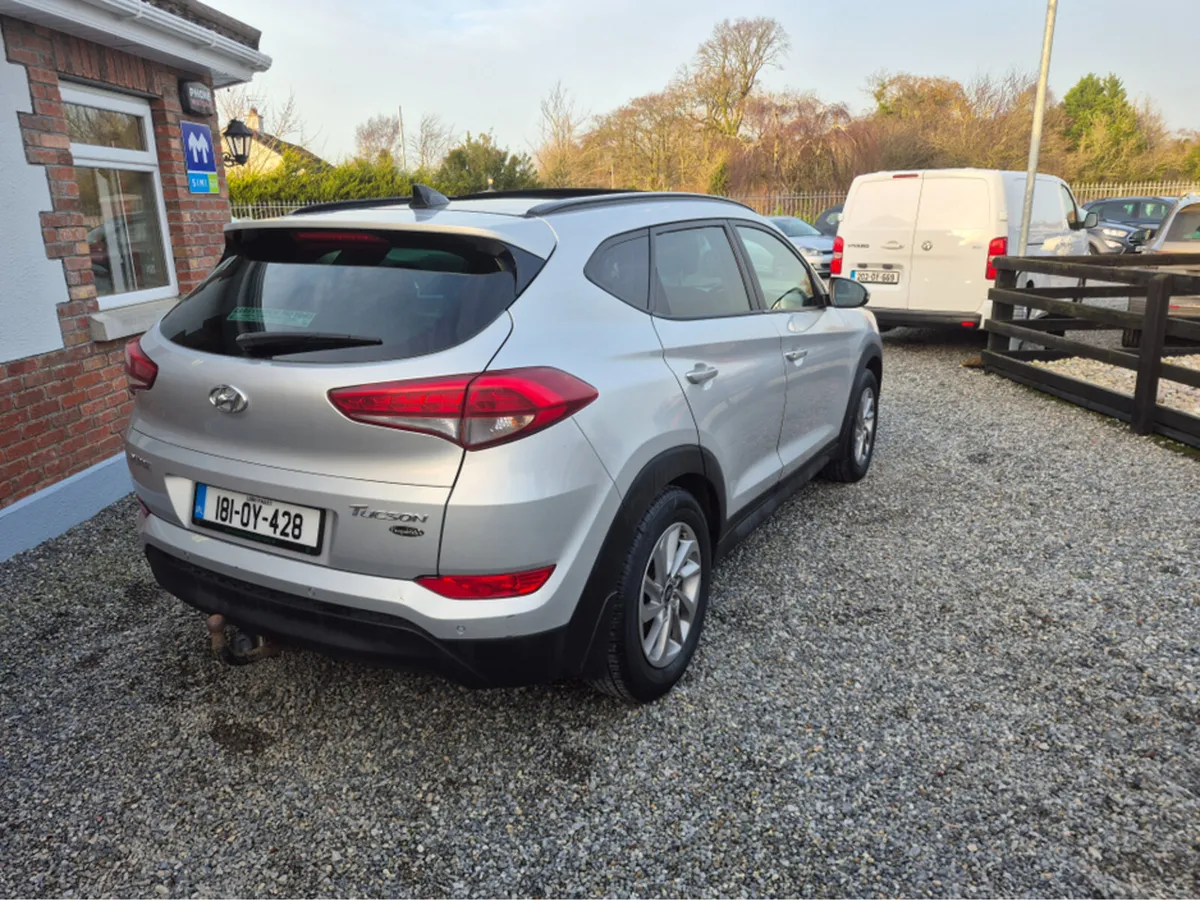 Hyundai Tucson IX35 PREMIUM SE 5DR - Image 3